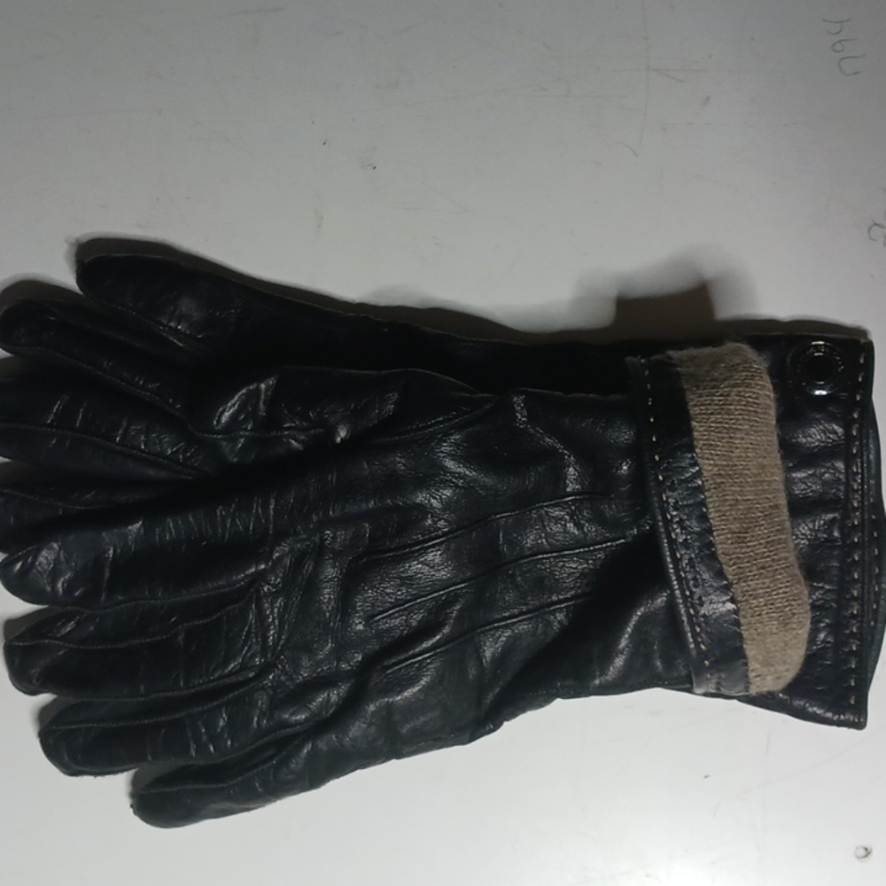 COACH Tech Genuine Black Leather w/cashmere Lining Saddle Black Gloves